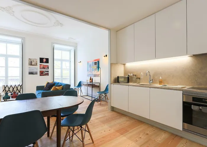 Bacalhoeiros 99 - Beautiful And Bright @ Baixa, Chiado Lisboa
